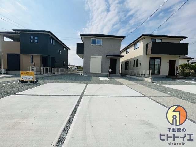 新築住宅)サンコート八女市本村9号棟の前面道路含む現地写真
