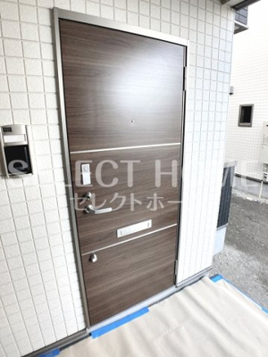 【玄関】 | ＭＣ　Ｖｉｌｌａｇｅ(エムシービラージュ)Ｂ棟 | 収納もある玄関です