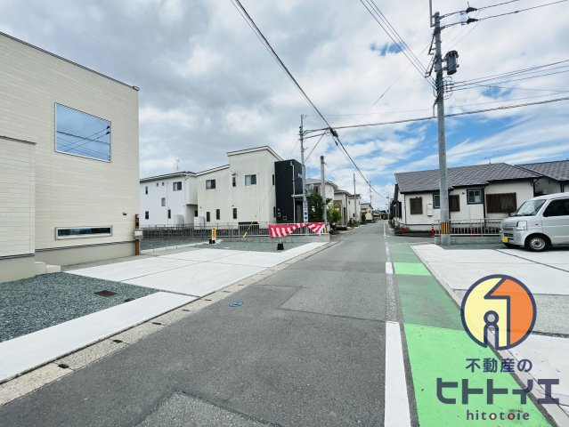 新築住宅)the park八女市本村7号棟の前面道路含む現地写真