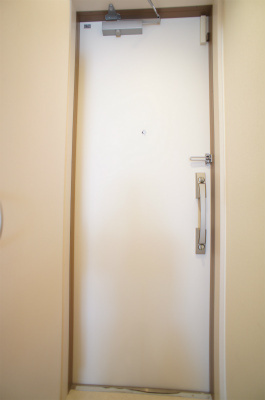 リブリ・ハナミズキ大船2ndの玄関