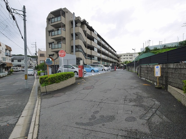 ライオンズマンション奈良帝塚山のエントランス