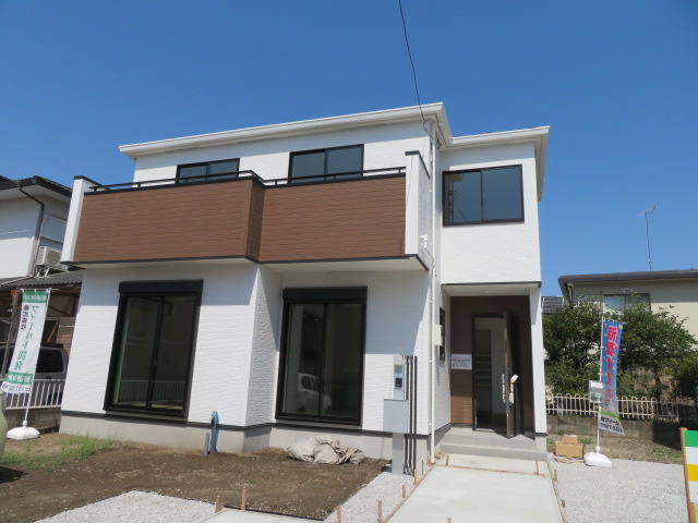 高崎市倉賀野町9期（全1棟）1号棟の外観|ナチュラルで飽きの来ないデザインは流行に左右されない家の形です。外構も綺麗に仕上がっています(^▽^)/
