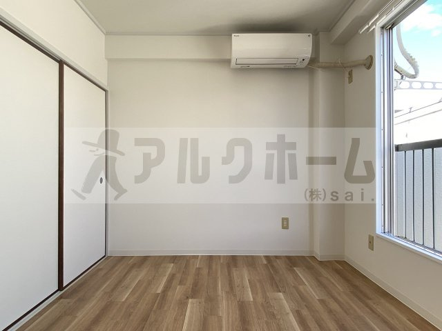 リズム柏原の洋室