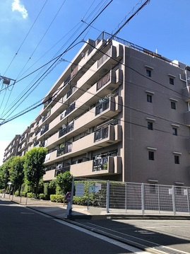 オーベル横浜鶴見　（鶴見区市場上町）の外観|外観です　オーベル横浜鶴見　最上階・南東向き住戸のため、眺望・陽当り・通風良好　リフォーム済みマンション　２way仕様の水まわり　平成7年03月築　3LDK　京浜急行線「鶴見市場」駅徒歩6分　