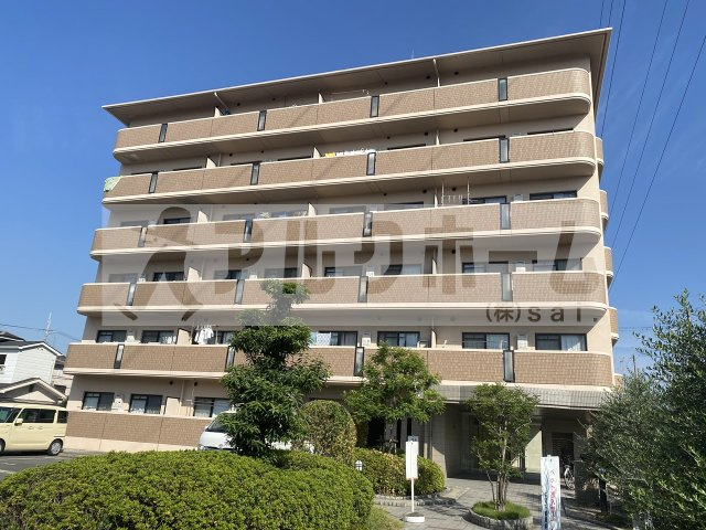 グランドゥール緑ヶ丘の外観