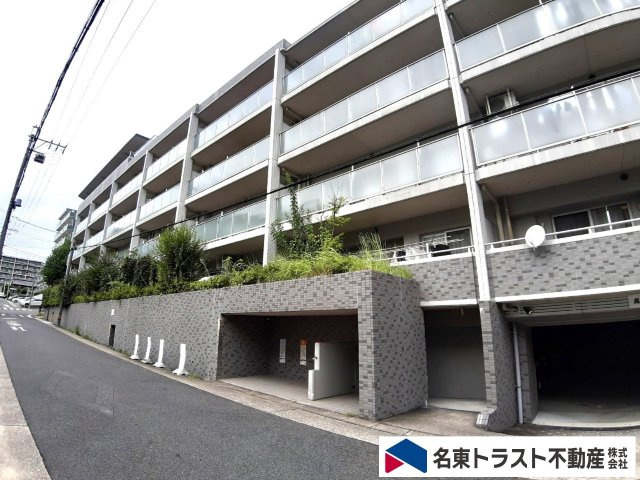 メイツ西山本通の外観