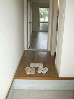 【玄関】 | リブェールハイツB | きれいな玄関です