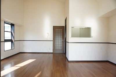 【居間・リビング】 | COMINOS弐番館 | 他の部屋の写真です