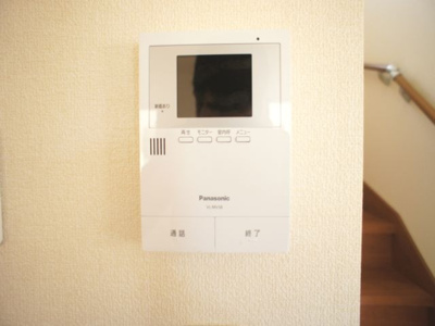 【セキュリティ】 | グレースヒルズⅢ | 訪問者の確認ができるTVドアホン付き！