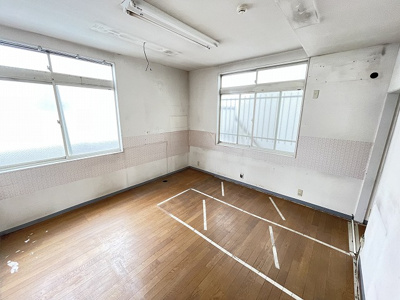 【洋室】 | ジャルダンC | 2階・二面採光洋室8帖のお部屋です♪DIY好きな方にはうってつけなお部屋ですね◎