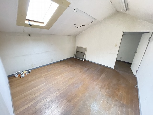 【収納】 | ジャルダンC | 3階にある3.9帖の納戸です♪DIY用の資材を保管するのにもピッタリ！！たっぷり収納できます♪