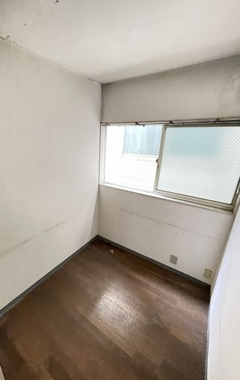 【洋室】 | ジャルダンC | 1階・洋室2.6帖のお部屋です♪多用途に使えそうなお部屋です♪