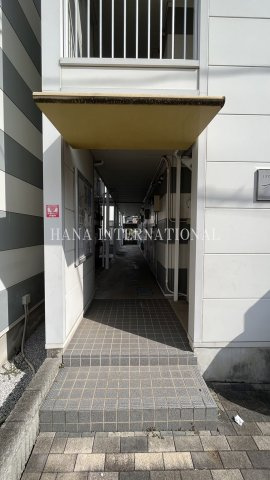 レオパレスベガⅢのエントランス