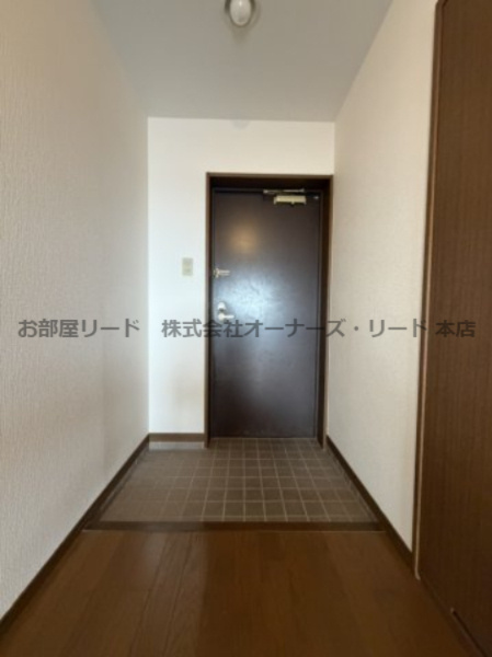 アザレ久留米の玄関