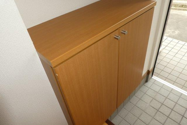 マーヴェラスAの内装|シューズボックス