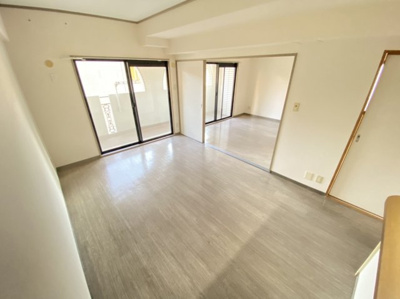 【居間・リビング】 | パラッツオ・デラ・ルナ