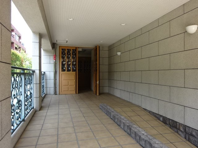 ファーネストヒルズ高宮エステルノのエントランス