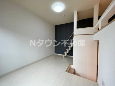 【居間・リビング】 | セレーナ中村 | ゆったり過ごせる居間です