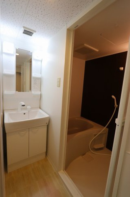 【洗面所】 | サンホープ７ | お風呂の隣の洗面所は何かと便利です