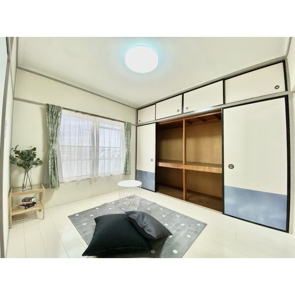 江南団地212棟204号室のロビー