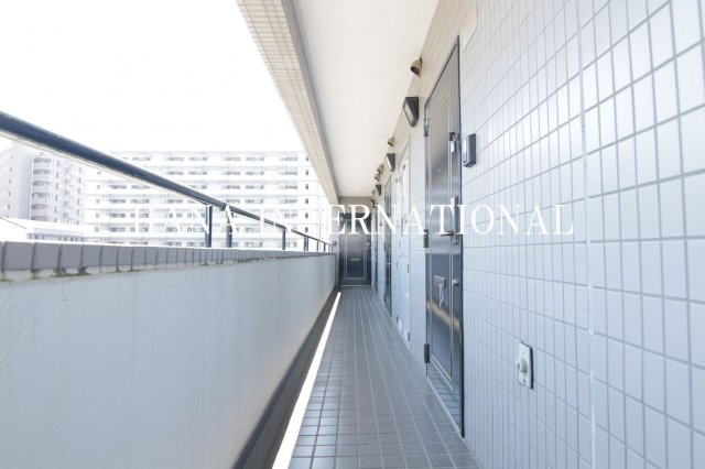 リュミエ浦安のエントランス