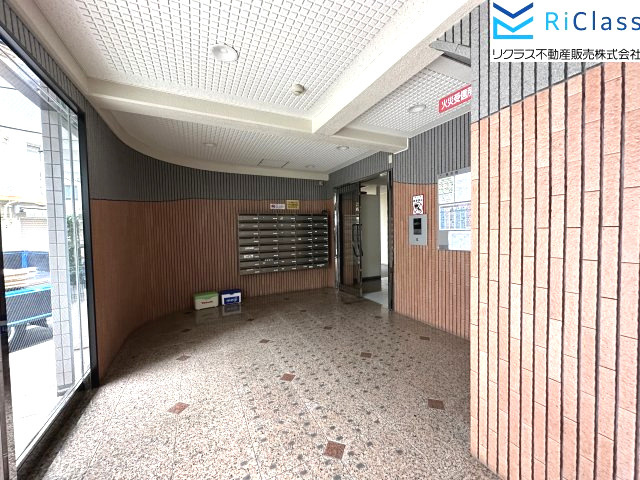 ドルフィンズマンション板宿のエントランス|清潔なエントランスです