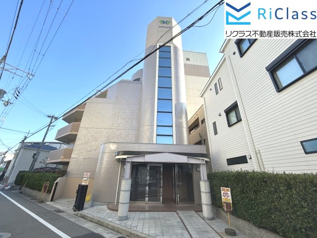 ドルフィンズマンション板宿の外観|落ち着いた雰囲気の外観です