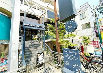 【外観】 | プラザ六番館 | 鉄筋コンクリート造のがっちりとした建物。