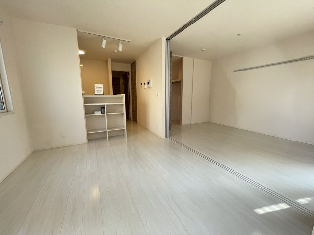 パリスの居間・リビング|別号室別間取りの参考写真です