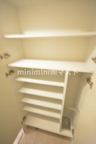 ワールドアイ難波南PORTAの収納