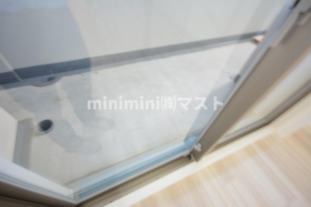 ワールドアイ難波南PORTAのバルコニー