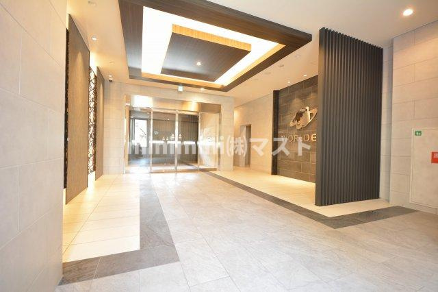 ワールドアイ難波南PORTAのロビー