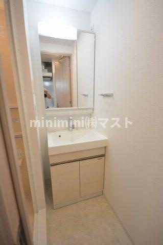 ワールドアイ難波南PORTAの洗面所