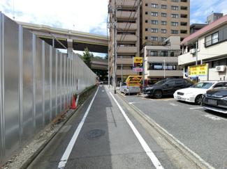 【前面道路含む現地写真】