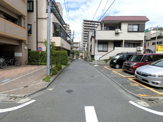 【前面道路含む現地写真】