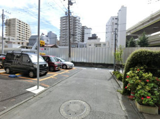 【前面道路含む現地写真】