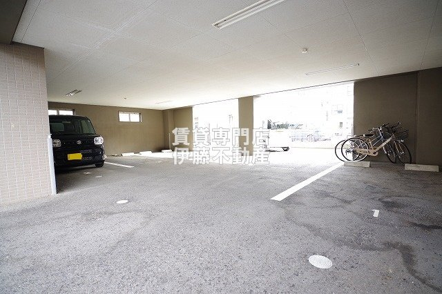 パーク黒川の駐車場