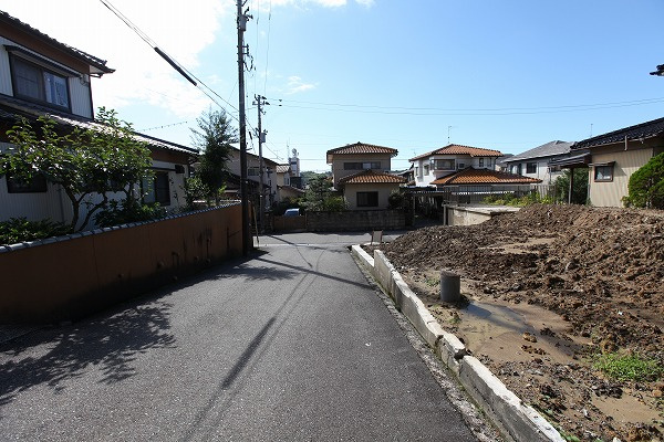 【前面道路含む現地写真】の画像