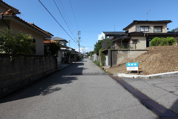 【前面道路含む現地写真】の画像