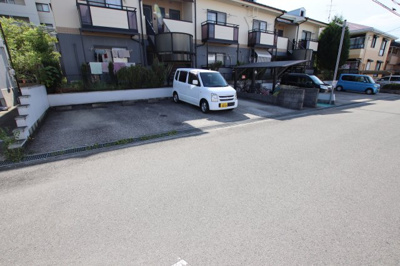 【駐車場】 | 七々色ハイツ