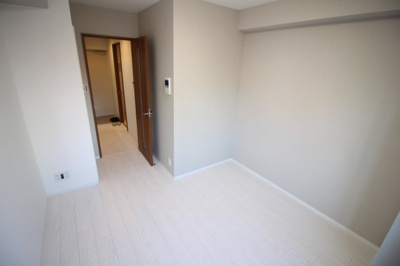 【内装】 | グランパシフィック北畠 | 洋室6帖に、収納があり便利ですよ♪