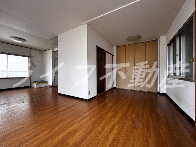 ラフォーレ鴻池元町の洋室|きれいな洋室です