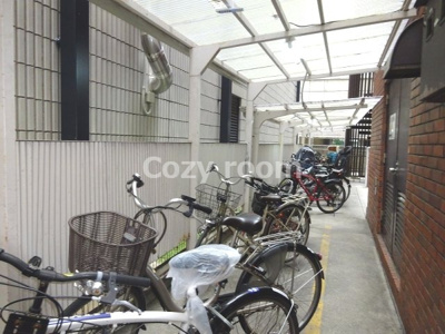 【その他共用部分】 | 内田ロイヤルハイツ | 自転車置き場です。