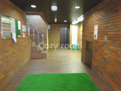 【ロビー】 | 内田ロイヤルハイツ | ゆとりのあるロビーです