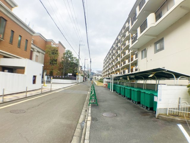 ２沿線利用可能◆リフォーム完了後の引渡しの３ＤＫ◆西ノ京スカイハイツＡ棟の周辺|前道