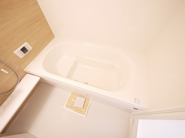 ヒルパストラルⅢの浴室|日々の疲れを癒すお風呂付です