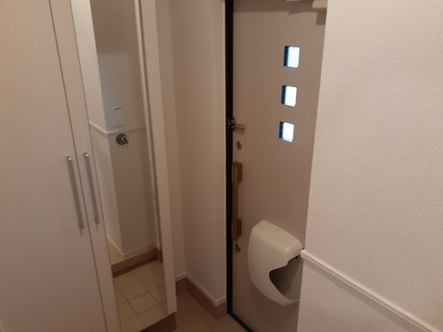 グランツブリーゼAの玄関