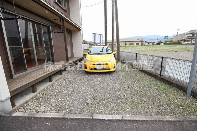 T’ｓTOWNの駐車場|駐車場があるので、車を買う予定の方も安心です