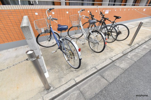 アンビエンテ泉町　仲介手数料無料の駐車場
