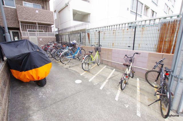 エスティライフ新大阪第2　仲介手数料無料の駐車場